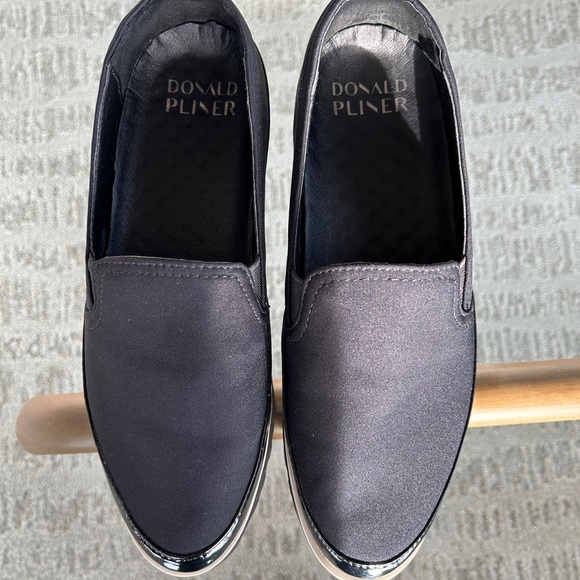 Donald Pliner Black Platform Loafers - Size 8 - Picture 2 of 10